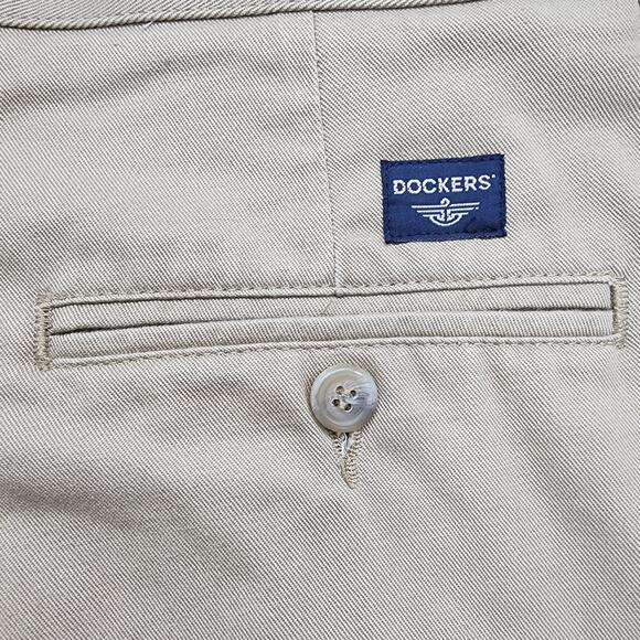 Dockers Pants Mens W38 L29 Tan Individual Fit Waistband Pleated Trouser Preppy - Picture 3 of 11